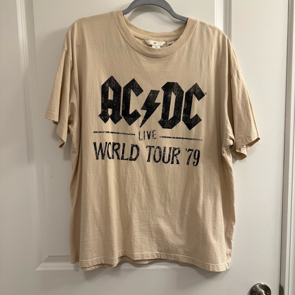 AC/DC x H&M Shirt Womens Large Beige Crew Neck Short Sleeve Graphic Stretch